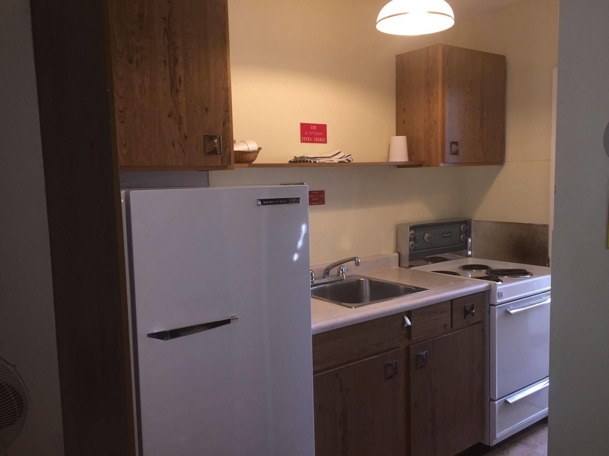 פורט אלברני Tyee Village Motel מראה חיצוני תמונה